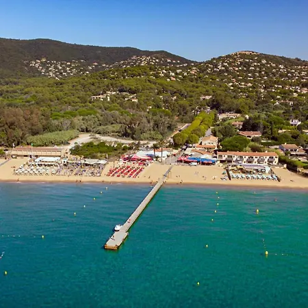 Santa Barbara Avec Piscine Et A 750m De La * Cavalaire-sur-Mer